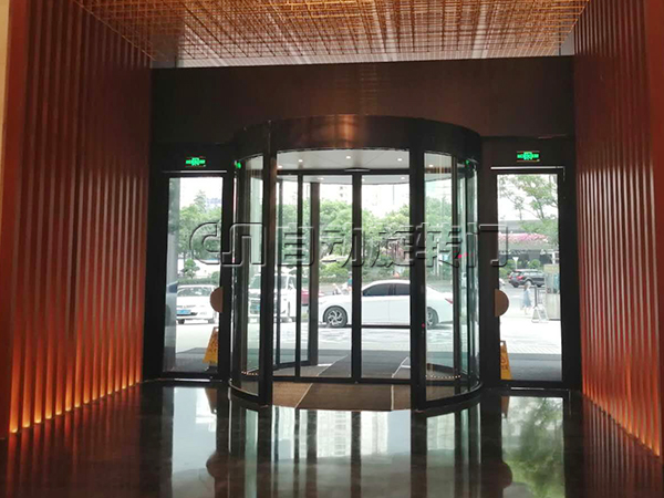 廣州爾頓花園酒店兩翼旋轉(zhuǎn)門4