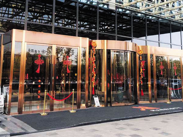 酒店自動旋轉門價格多少錢 - 西恩電氣