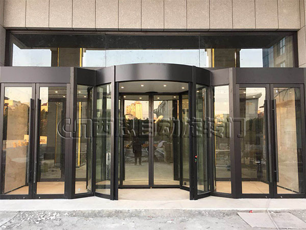 江西南昌創力E中心豪華型兩翼旋轉門工程現場 - 西恩電氣