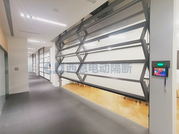 平移自動隔斷與升降電動隔斷選擇對比