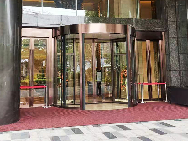 自動旋轉門廠家價格不一樣 高格調設計奢華的“氣質”