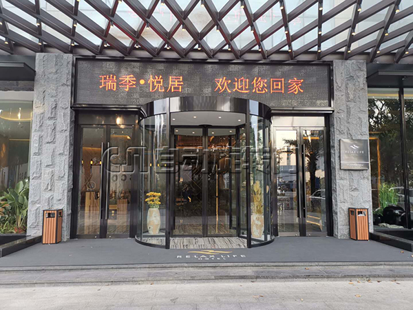 兩翼自動旋轉(zhuǎn)門該找哪個廠家做比較好